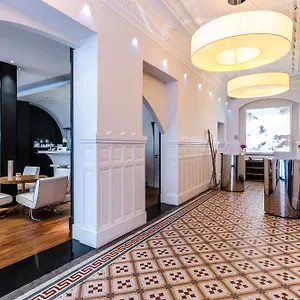 Le Grand Balcon Отель