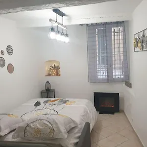 https://joli-studio-centre-historique-aix-en-provence.aixenprovencehotels.org